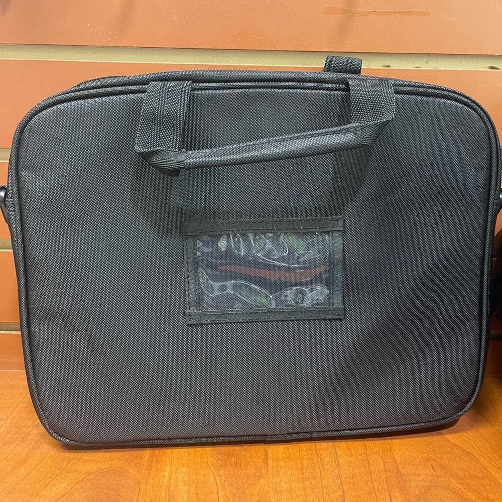Targus Black Laptop Bag with Professional Design and Durable Build - Picture 3 of 6